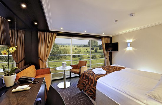 Panorama Suite stateroom